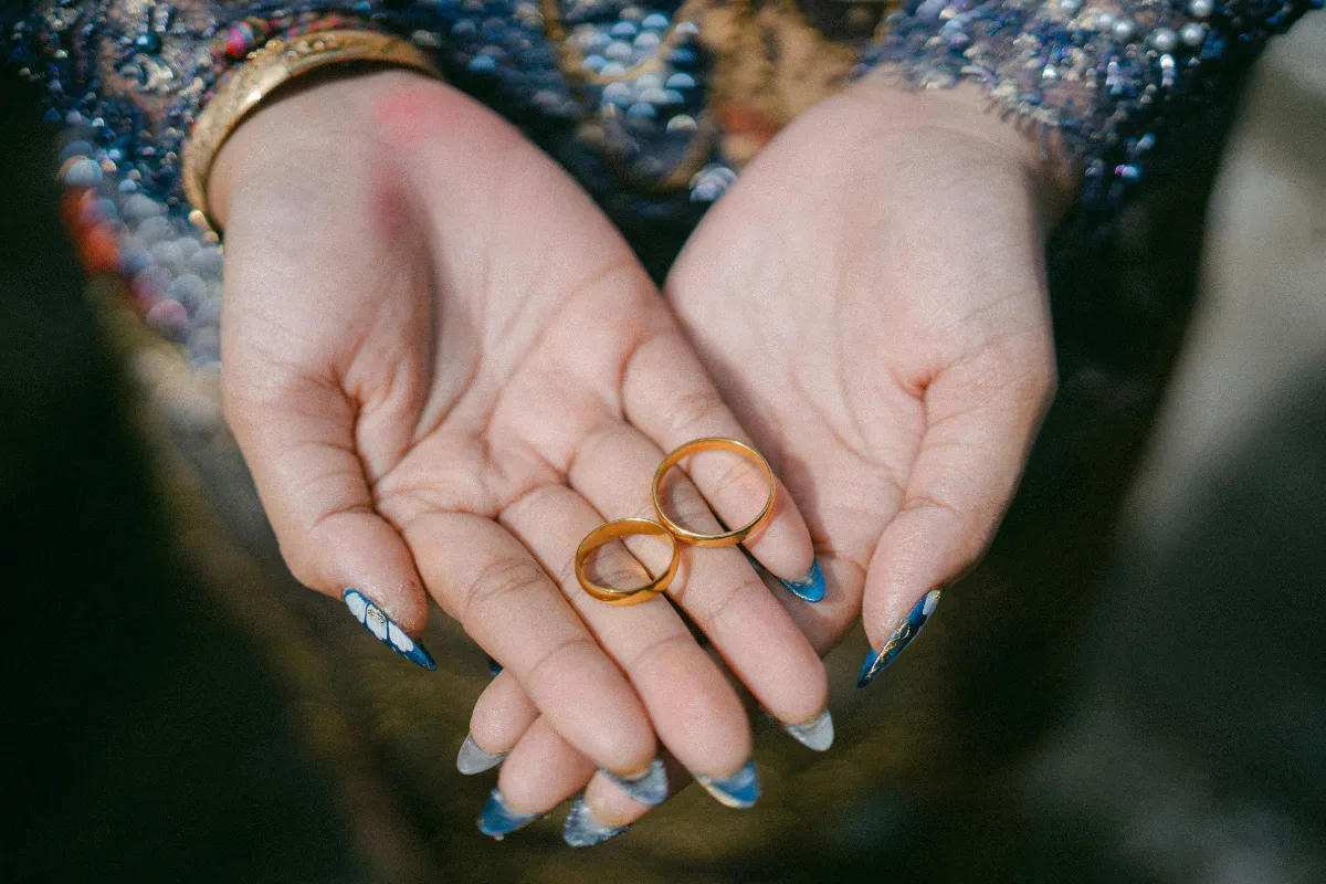 apakah cincin nikah harus emas