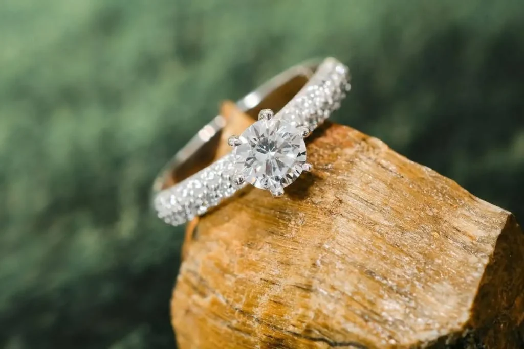 Cincin nikah modern trendy