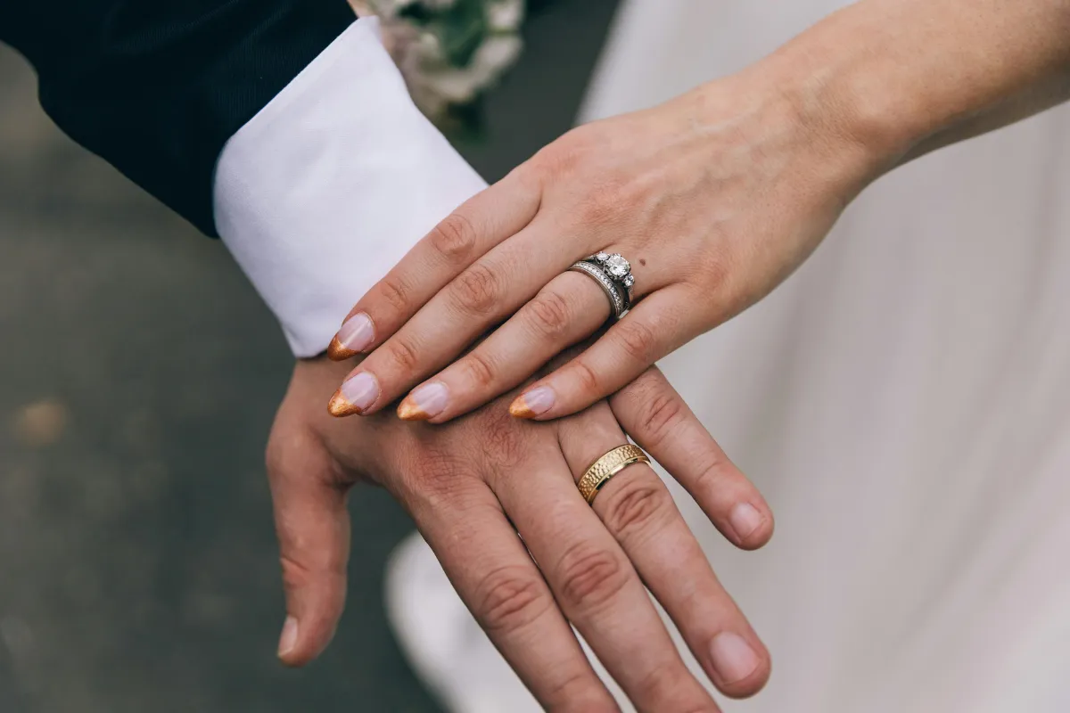 Cincin Tunangan Pria