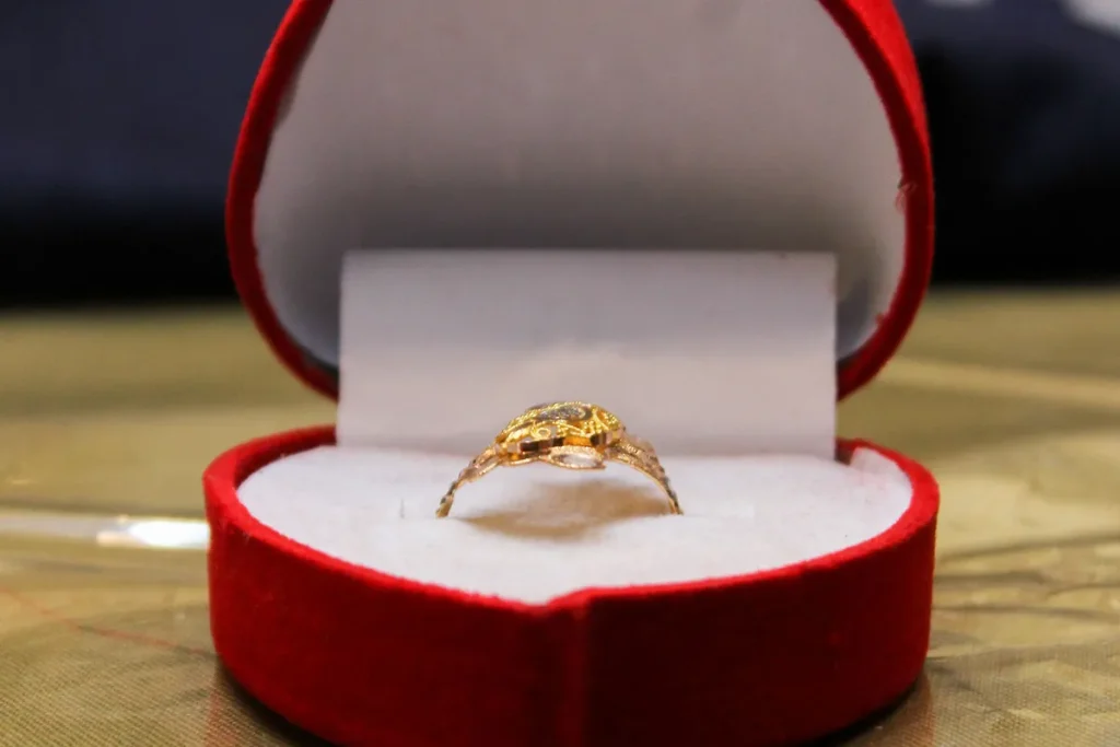 Close up dari Cincin Pertunangan