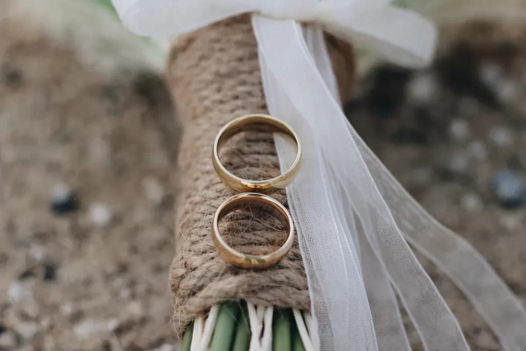 model cincin tunangan terbaru