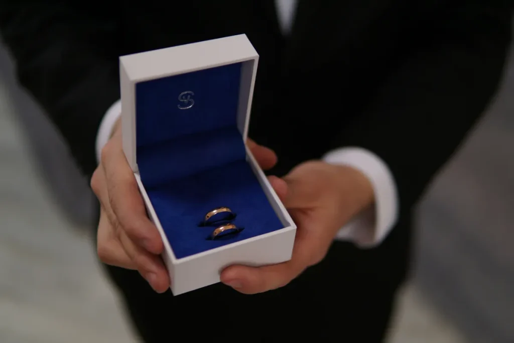 Apakah lebih mahal emas apa platinum