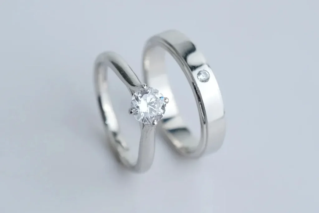 Arti Cincin di Jari Tengah dalam Hubungan