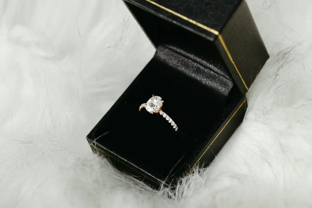 Cincin Tunangan Wanita