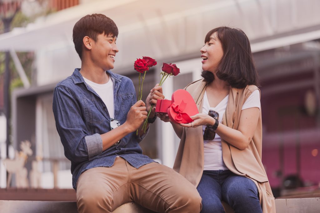 Cincin Nikah Halal sebagai Simbol Hubungan Serius