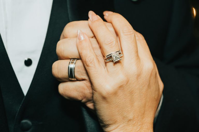 Cincin Nikah Cowok Halal di Cikarang: Panduan Pria Muslim yang Siap Berumah Tangga