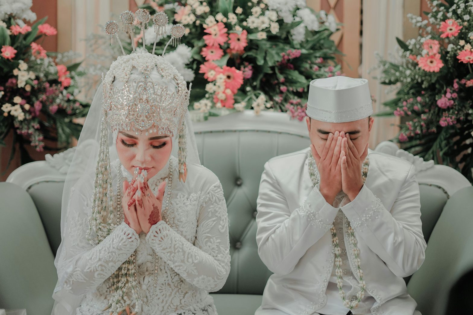 Pernikahan Islami Dimulai dari Ramadhan: Menata NiatPernikahan Islami Dimulai dari Ramadhan: Menata Niat, Menyiapkan Cincin Nikah Halal, Menyiapkan Cincin Nikah Halal